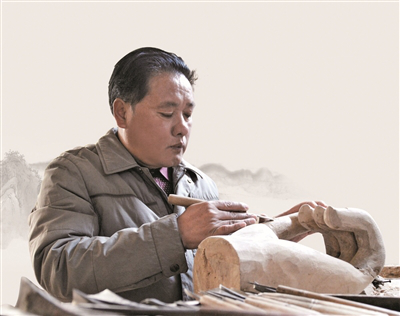 如同漫步一个神秘的雕塑王国,浓郁的樟木香味,惟妙惟肖的四大天王