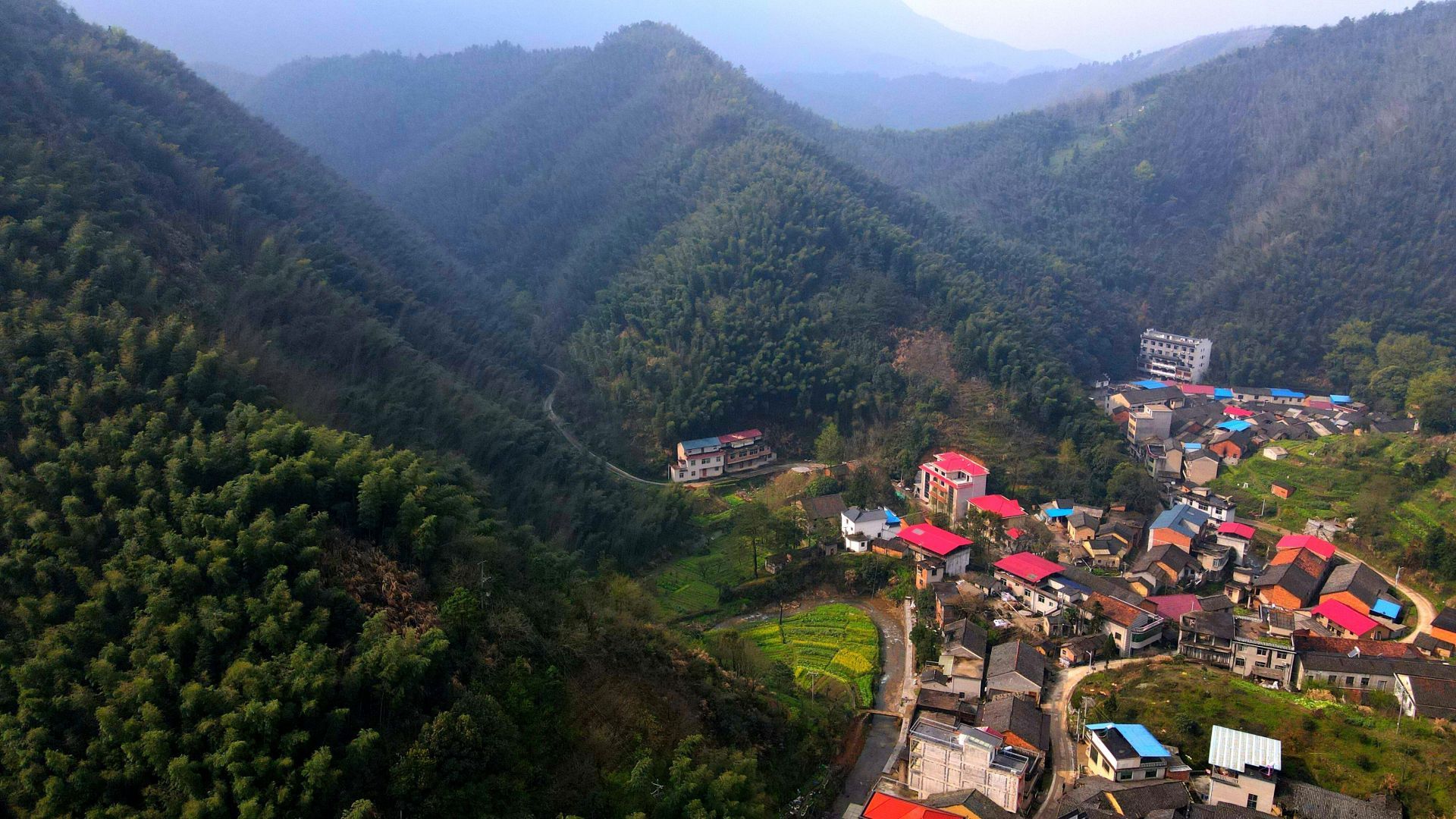 展示独特自然风物历时两年编撰完成殷祖镇董家口村举行董家口小庐山一