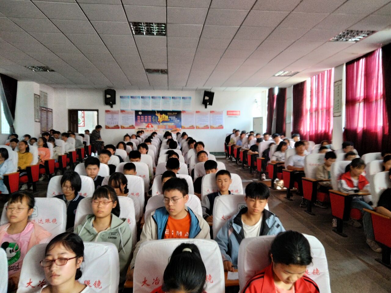 灵乡中学重视学生心理健康教育工作_云上大冶