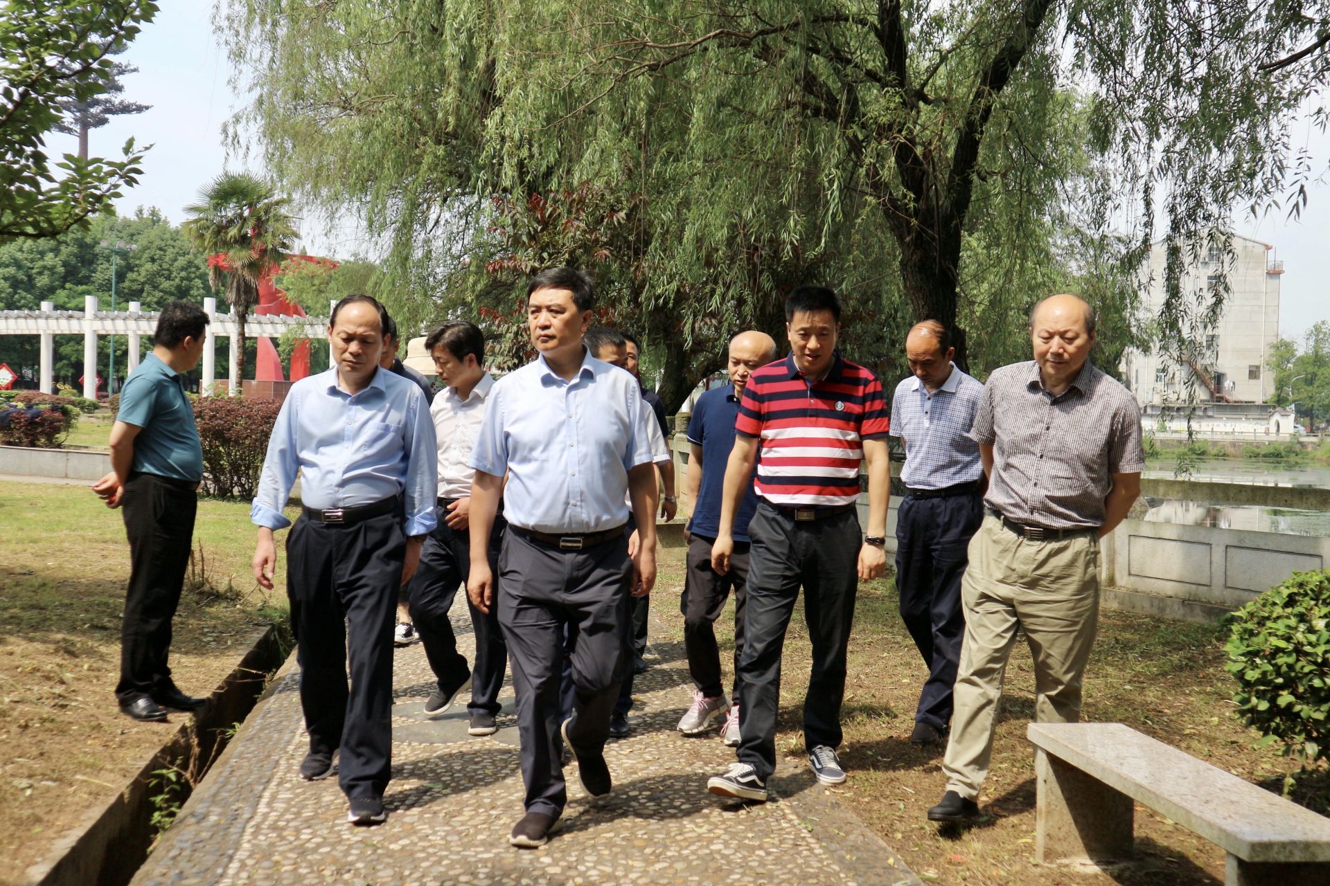 省住建厅党组书记李昌海来冶调研擦亮小城镇工作