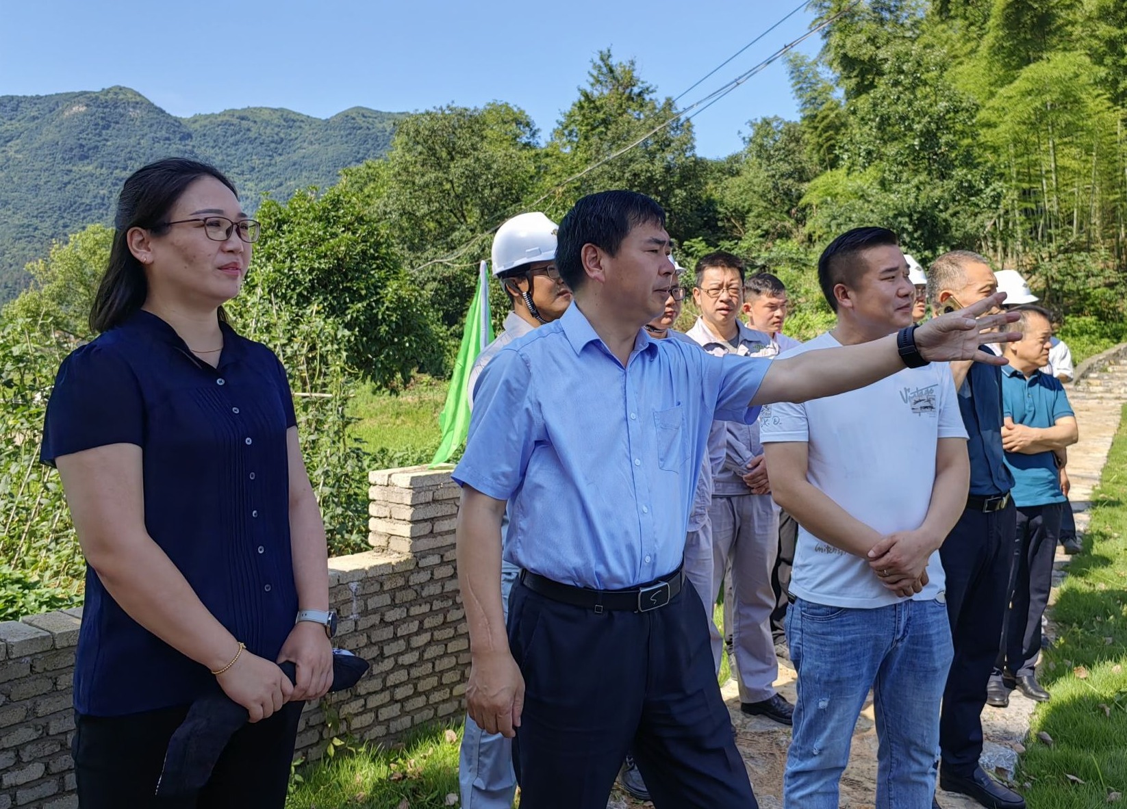 黄婕)6月27 日,黄石市委常委,大冶市委书记郝胜勇赴灵乡镇调研全域