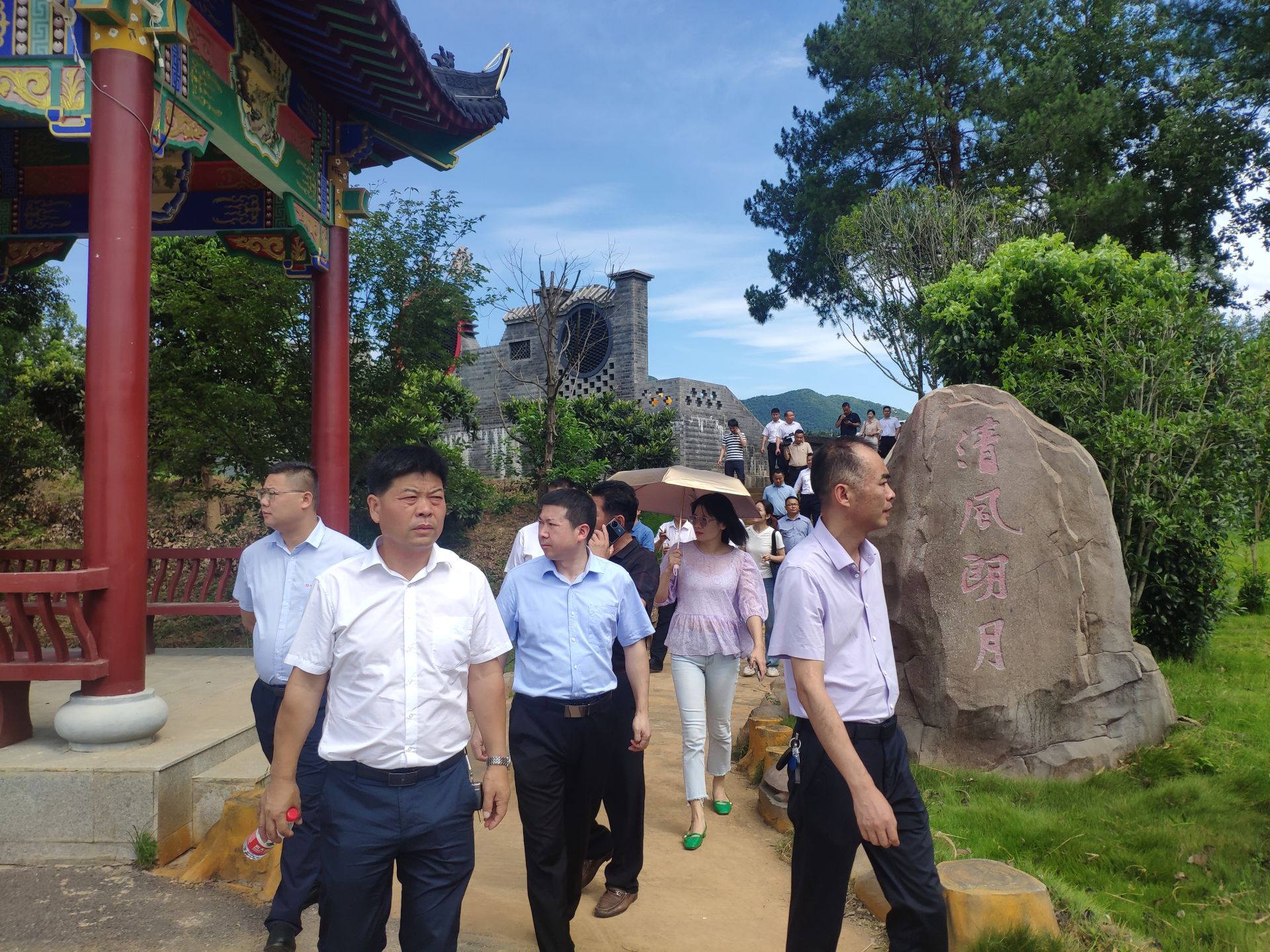 市委常委,市委统战部部长李祥坤参加会议.