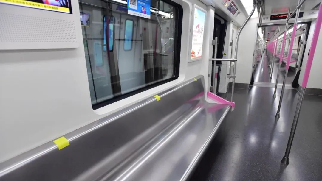 今天武汉地铁归来来听听头班车乘客的感受