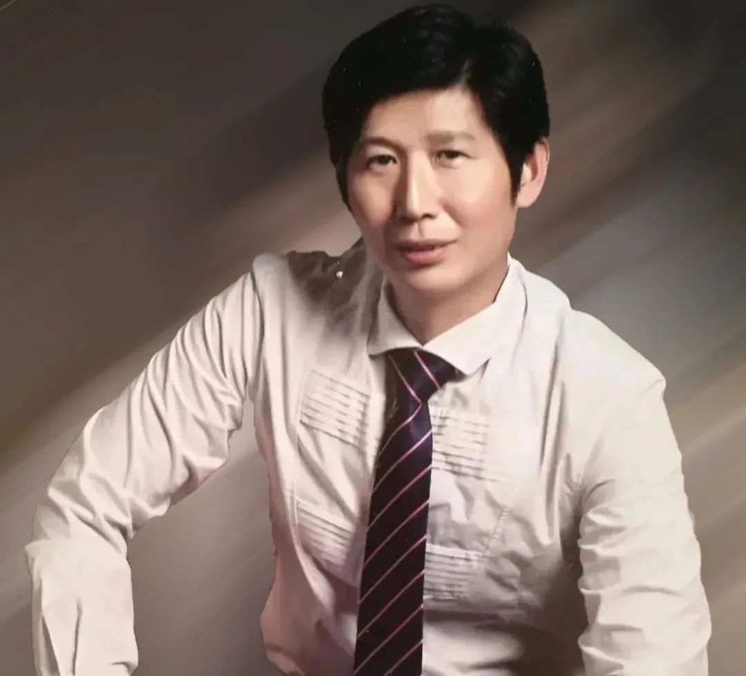 抗美援朝七十周年纪念主任播音员柳顺涛倾情朗诵静水流深老师作品不朽