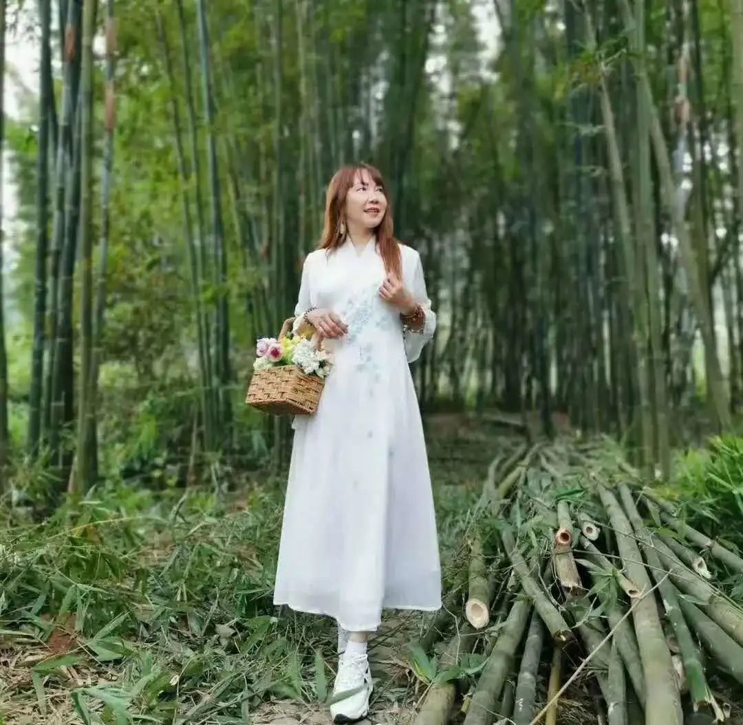 钟祥市朗诵协会会员合诵大写的中国作者碑林路人