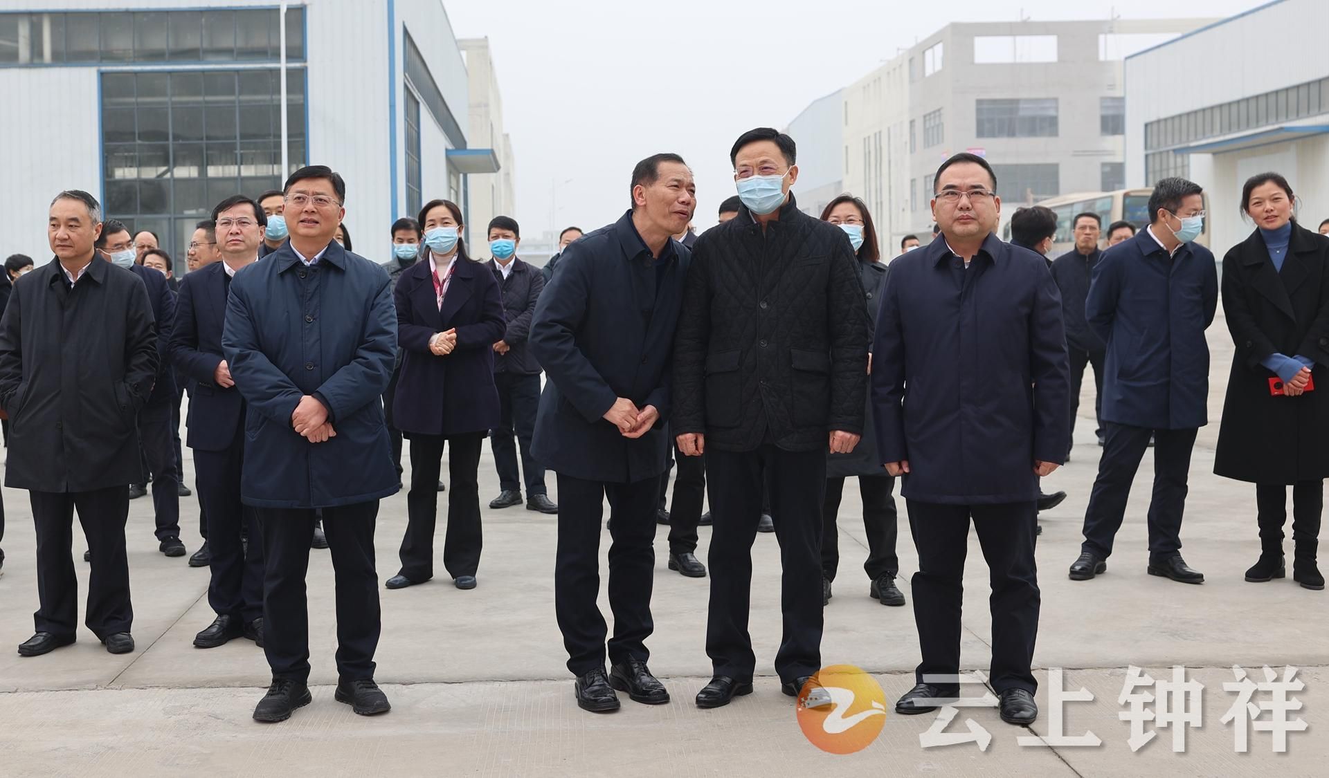 1月11日,荆门市举行2021年四季度项目拉练活动,荆门市委书记王祺扬