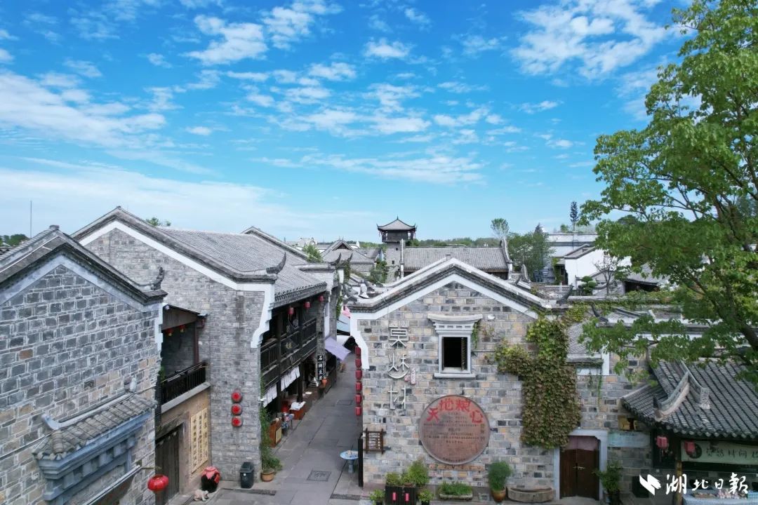 莫愁村老街。（湖北日报全媒记者 张诗秋 摄）.jpg