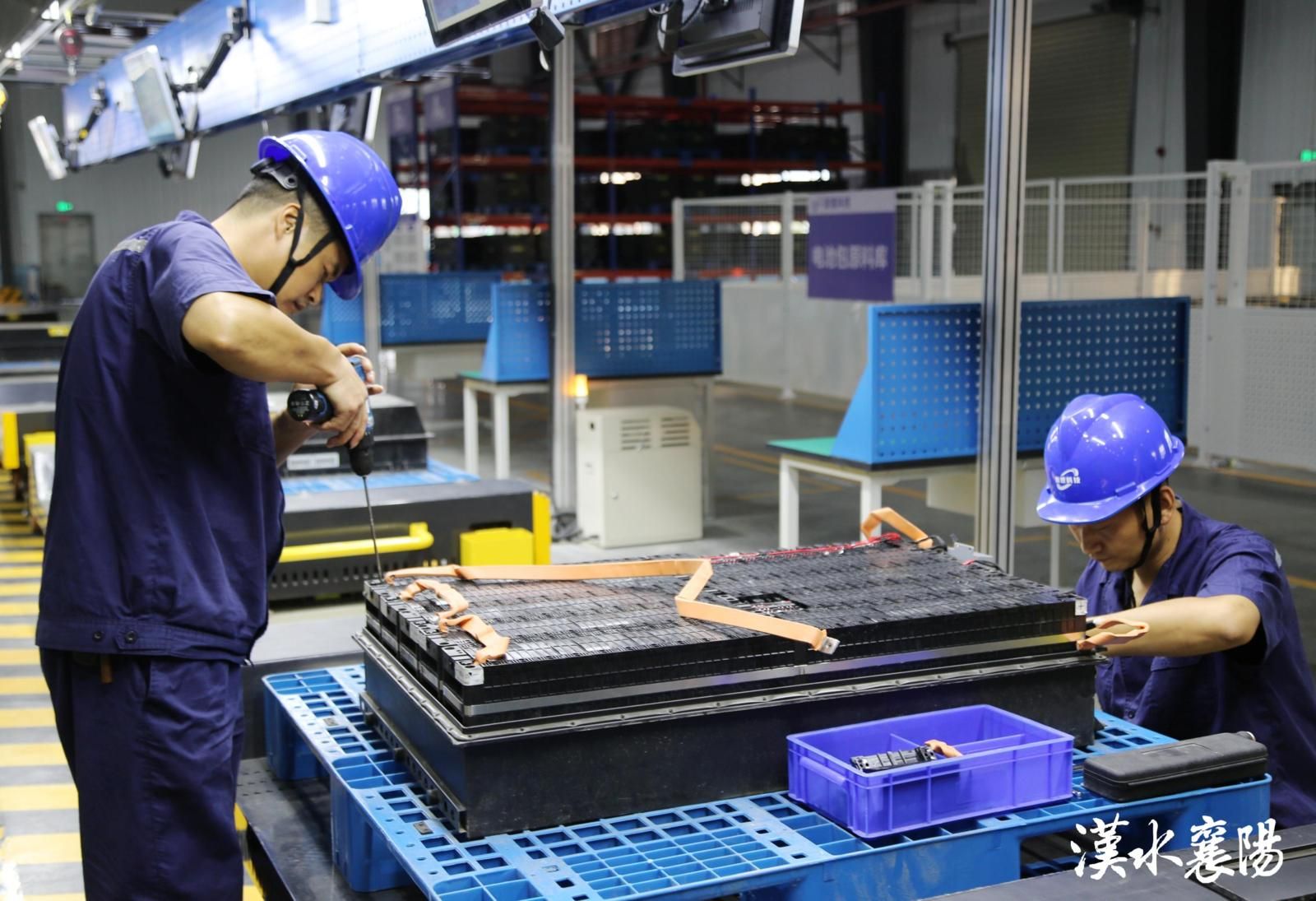 ▲湖北景锂环保科技有限公司废旧动力电池再利用车间