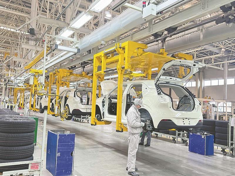 ▲奕派科技襄阳工厂总装车间正在全力赶订单