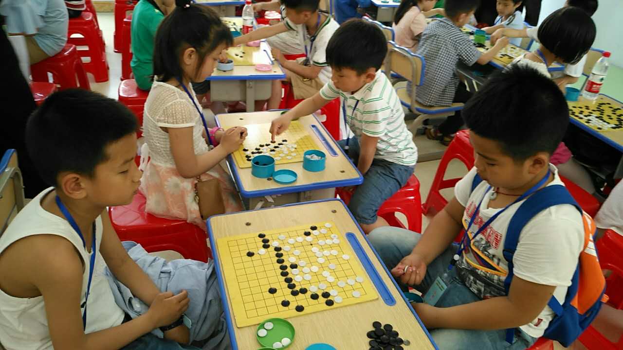 县第四届少儿围棋赛120名小棋手纹枰对弈