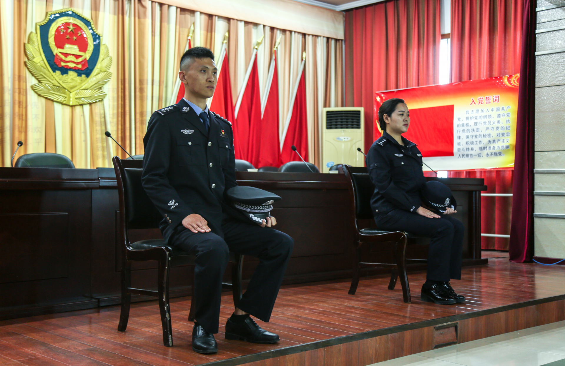 县公安局举办礼仪培训塑造警察良好形象