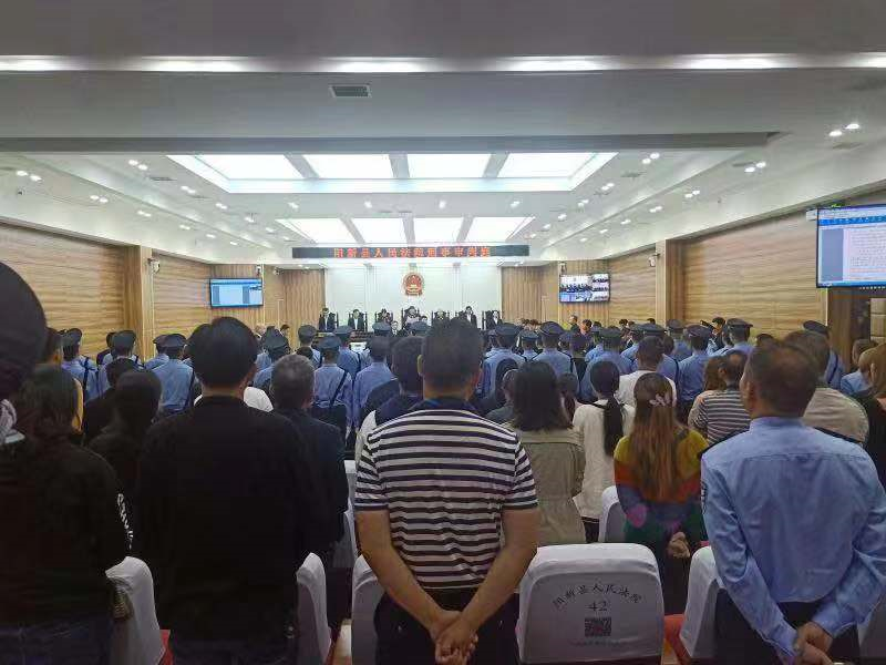 以柯征军为首的涉黑组织在近10年时间内,长期盘踞在阳新县五里湖,排市