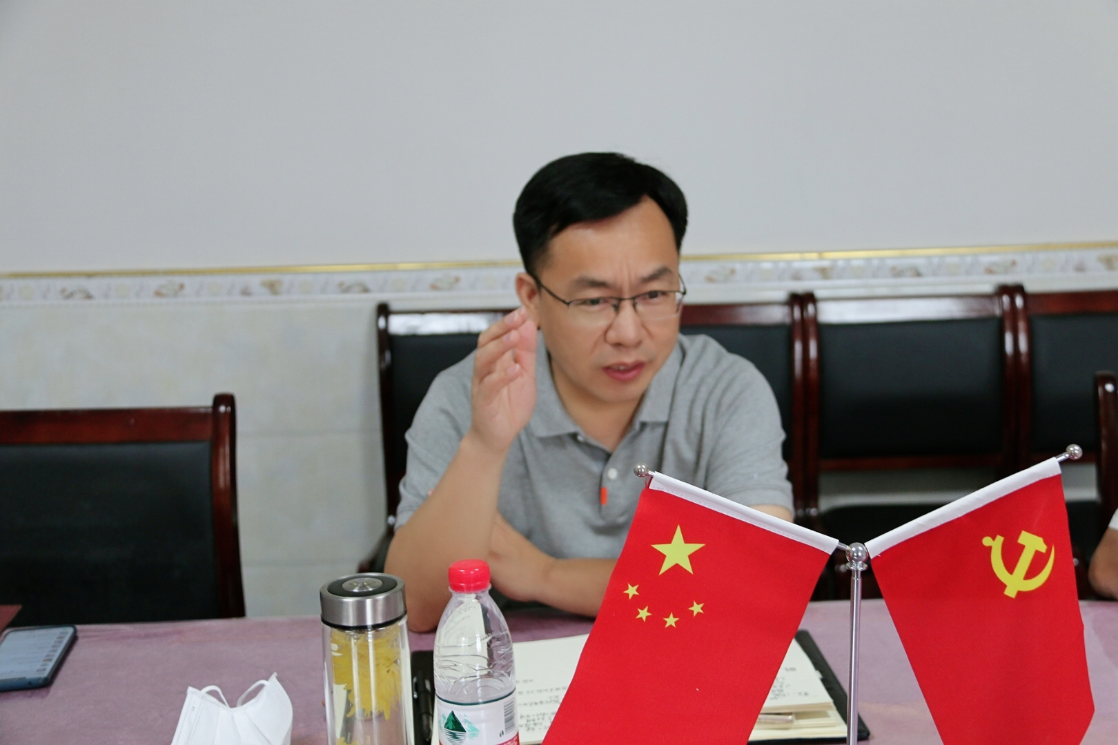 杨永旺与党外代表人士联谊交友座谈