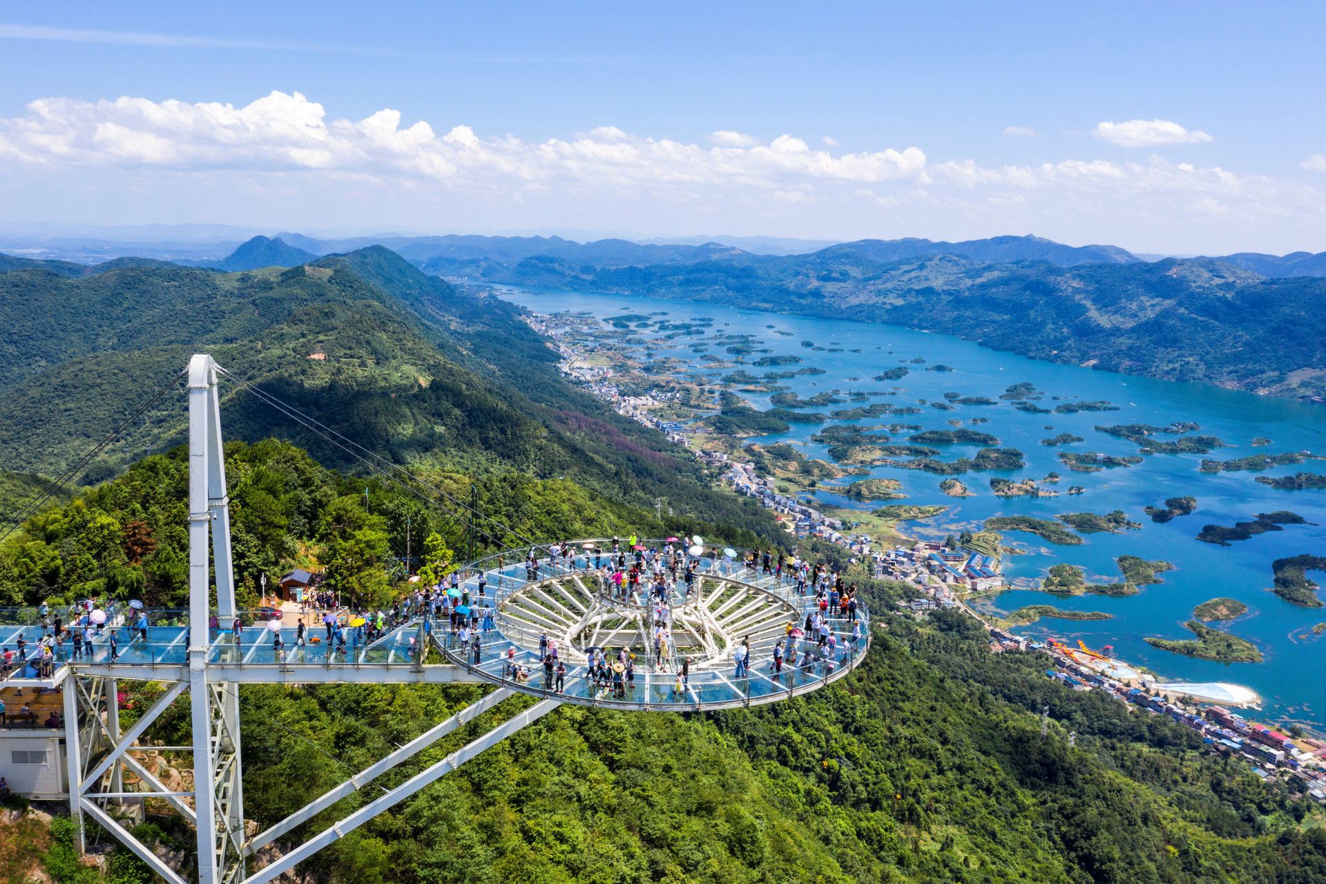 阳新仙岛湖天空之城优质服务迎宾朋