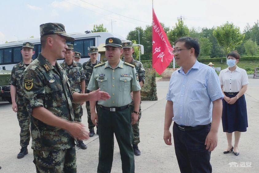 汤明开展八一节前慰问