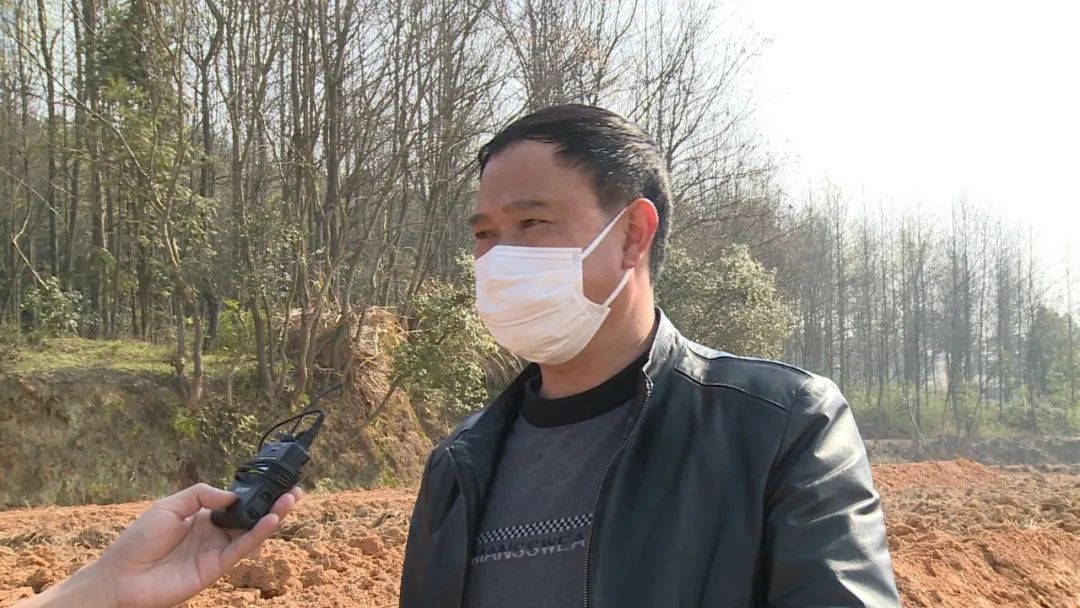 四进攻坚行动进行时梅川镇李兴泗村开足马力忙春耕