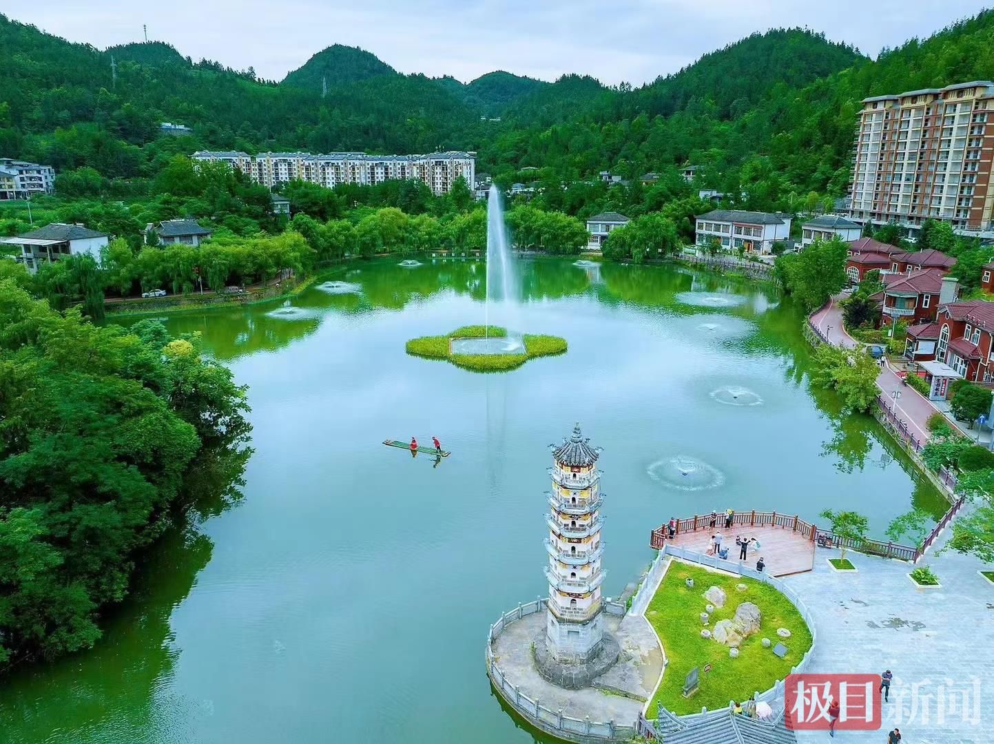 2.治理后的宜影湖.jpg
