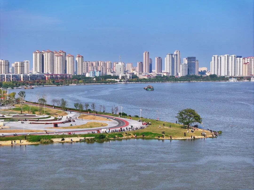 江滩公园风景好(11106238)-20251023094526.jpeg