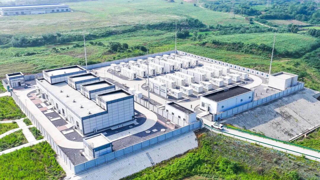 6月13日，全国首座百兆瓦时级构网型储能电站将在湖北沙洋进行华中区域首次“黑启动”110千伏区域电网试验。本次试验主要验证构网型储能电源带动光伏场站等波动性电源、泵站和居民用电等典型负荷的应急保供能力。 (2) 拷贝.jpg