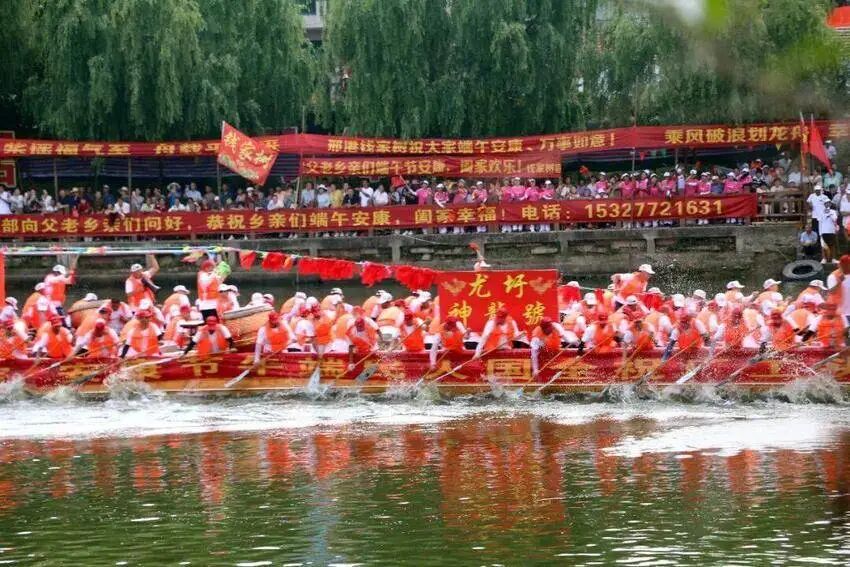 黄梅:端午桨声激荡 龙船催热文旅新活力3333.docx