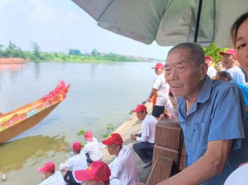 黄梅:端午桨声激荡 龙船催热文旅新活力3333.docx