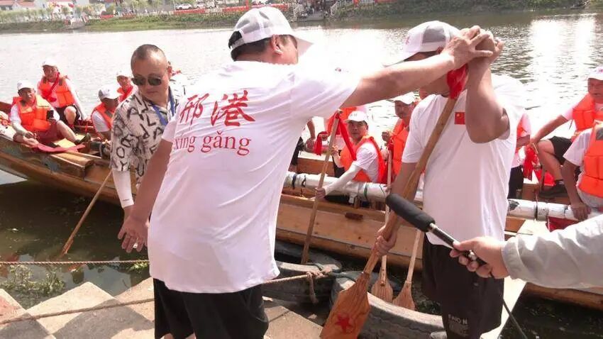 黄梅:端午桨声激荡 龙船催热文旅新活力3333.docx