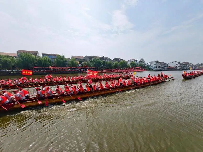 黄梅:端午桨声激荡 龙船催热文旅新活力3333.docx