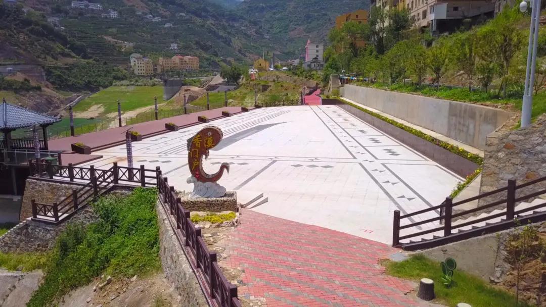 峡口镇铆足干劲抓落实建好水上迎客厅