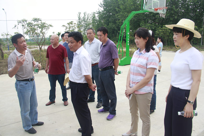 毕春群来我县调研农业供给侧改革工作情况