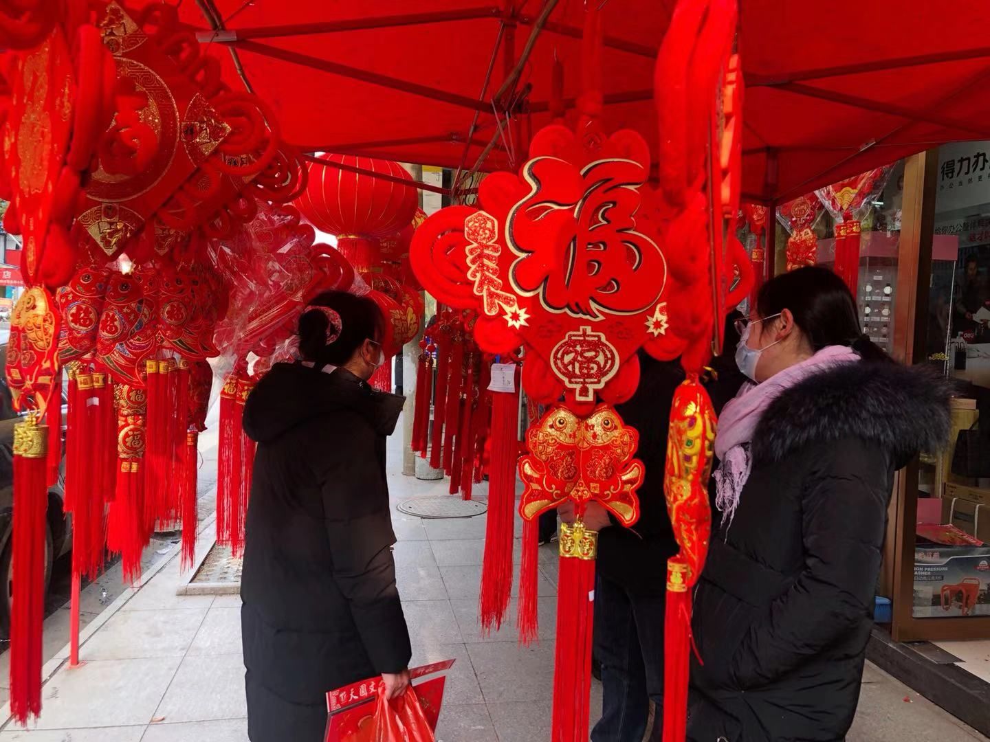 网络中国节61春节沙洋张灯结彩迎新春红红火火年味足