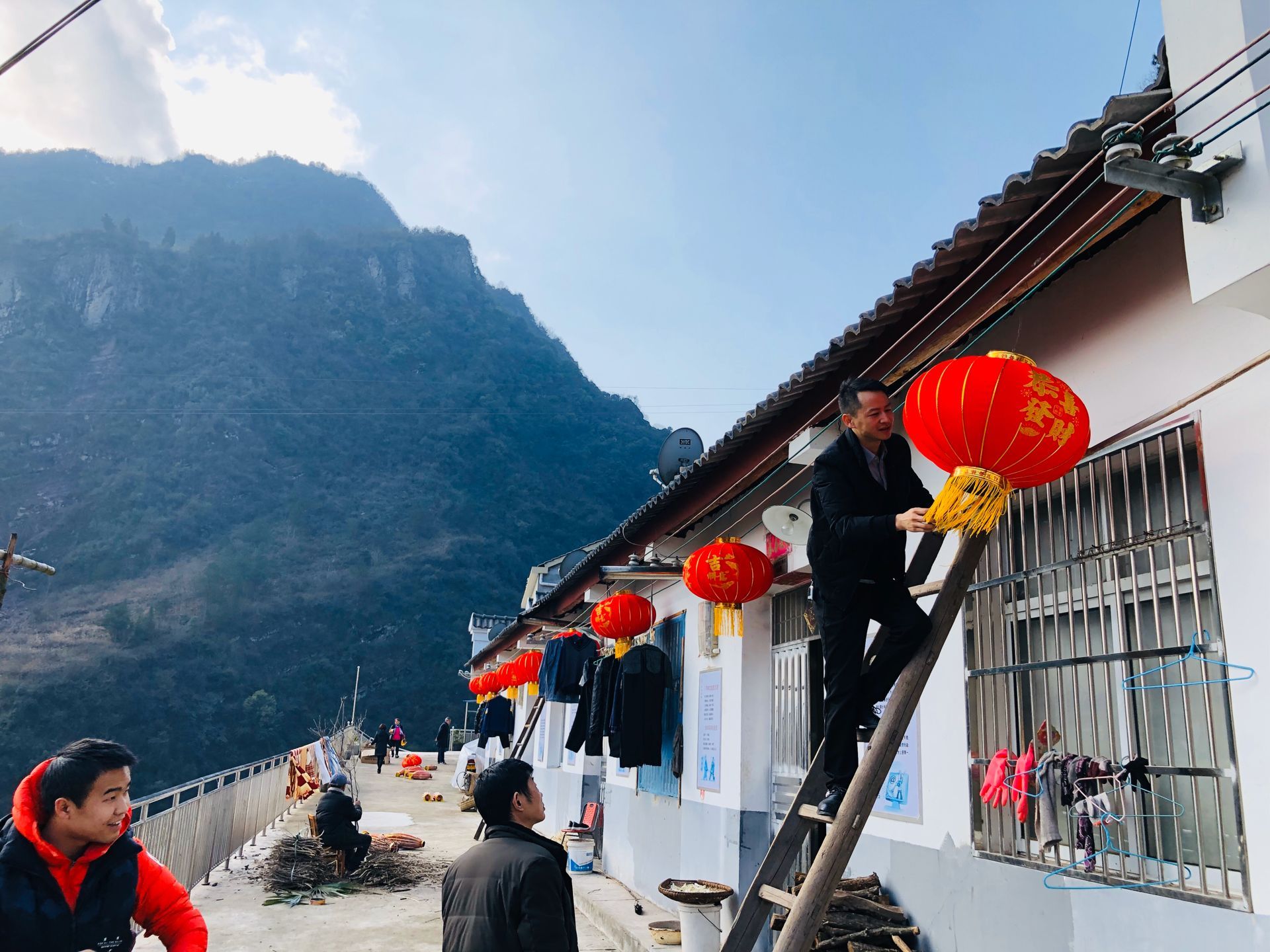 泄滩乡九条岭村洁村迎新年