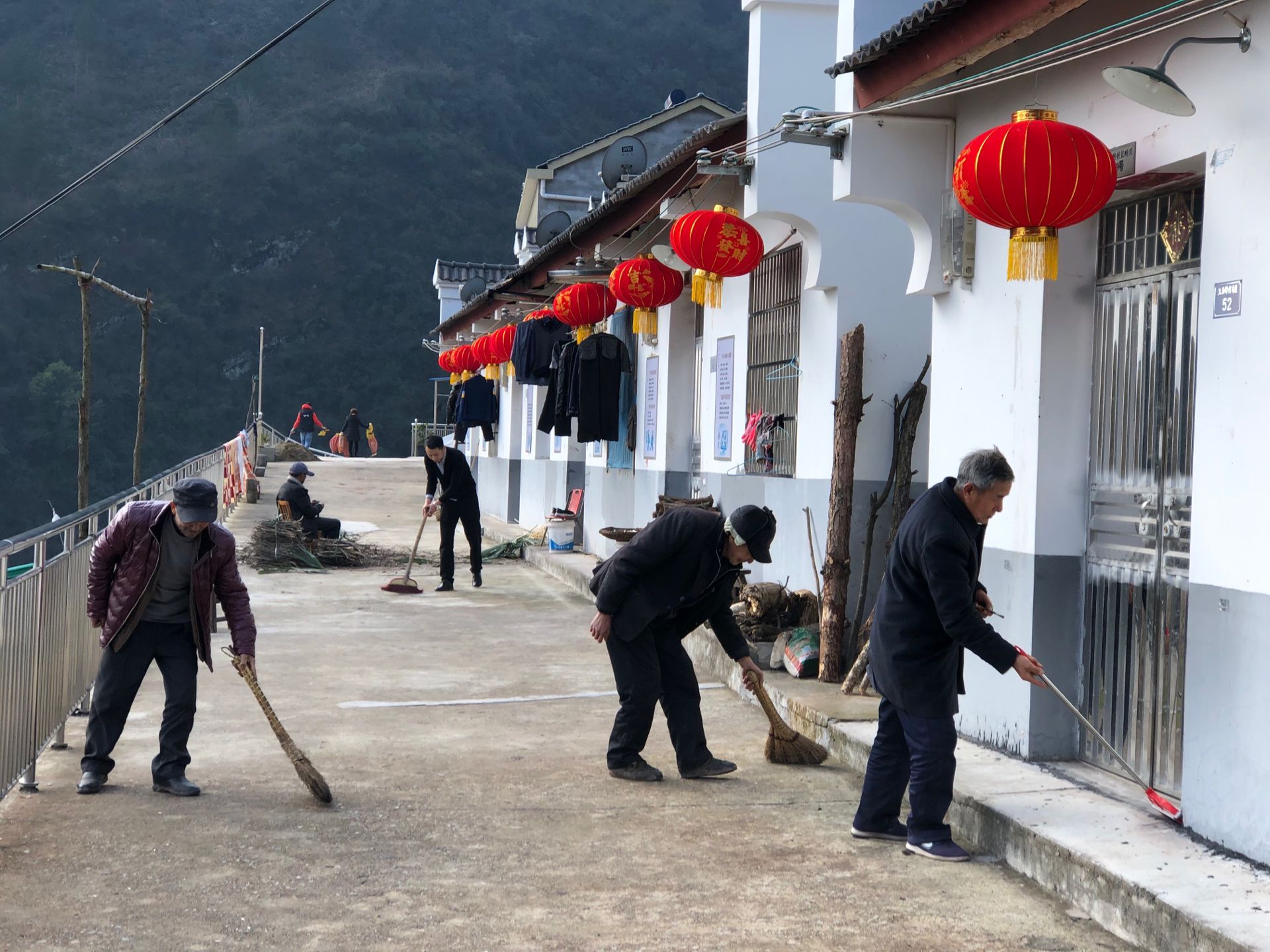 泄滩乡九条岭村洁村迎新年