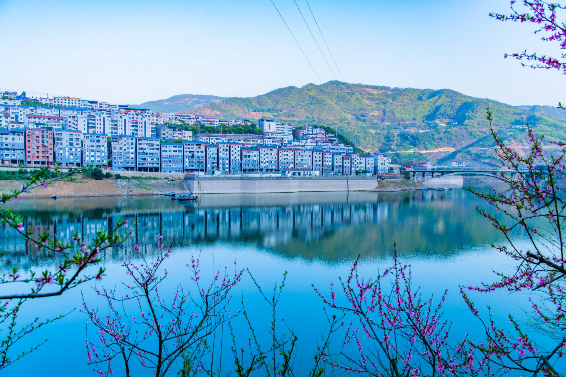 沙镇溪擦亮小城镇美丽城镇入画来