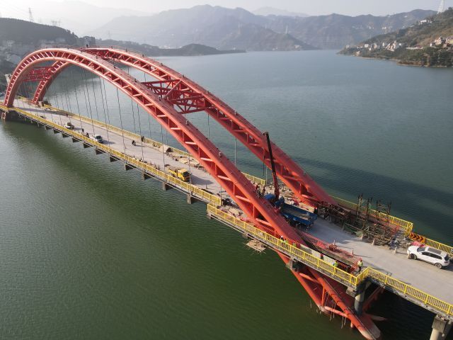 龙潭河特大桥吊杆更换完毕_云上秭归