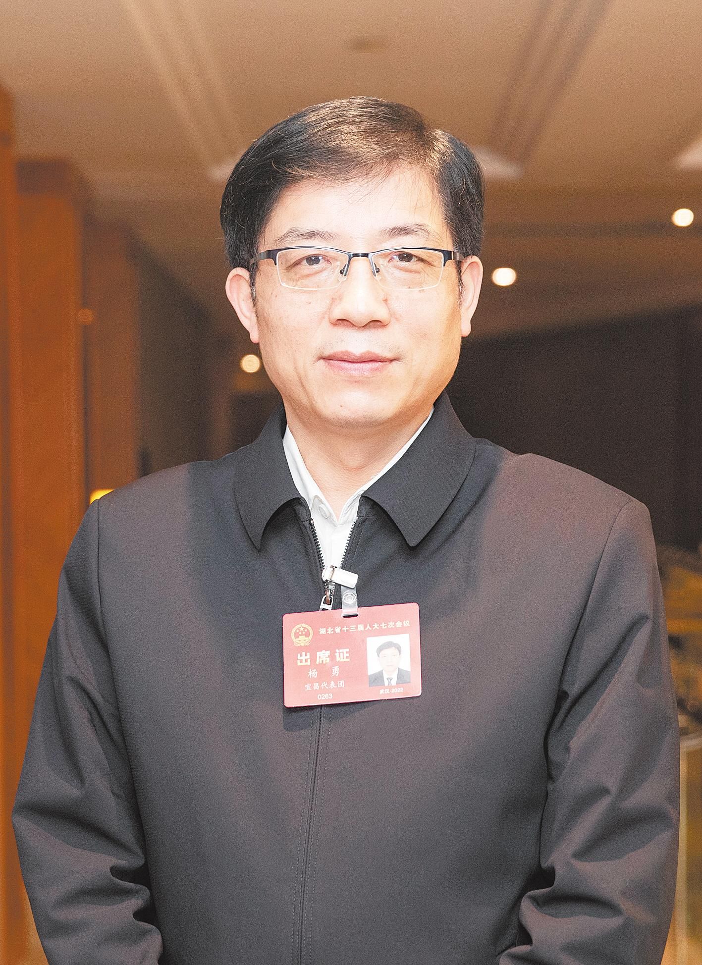 省人大代表杨勇开门招商推动县域经济发展