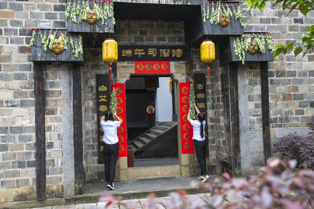 魏启扬 摄.png