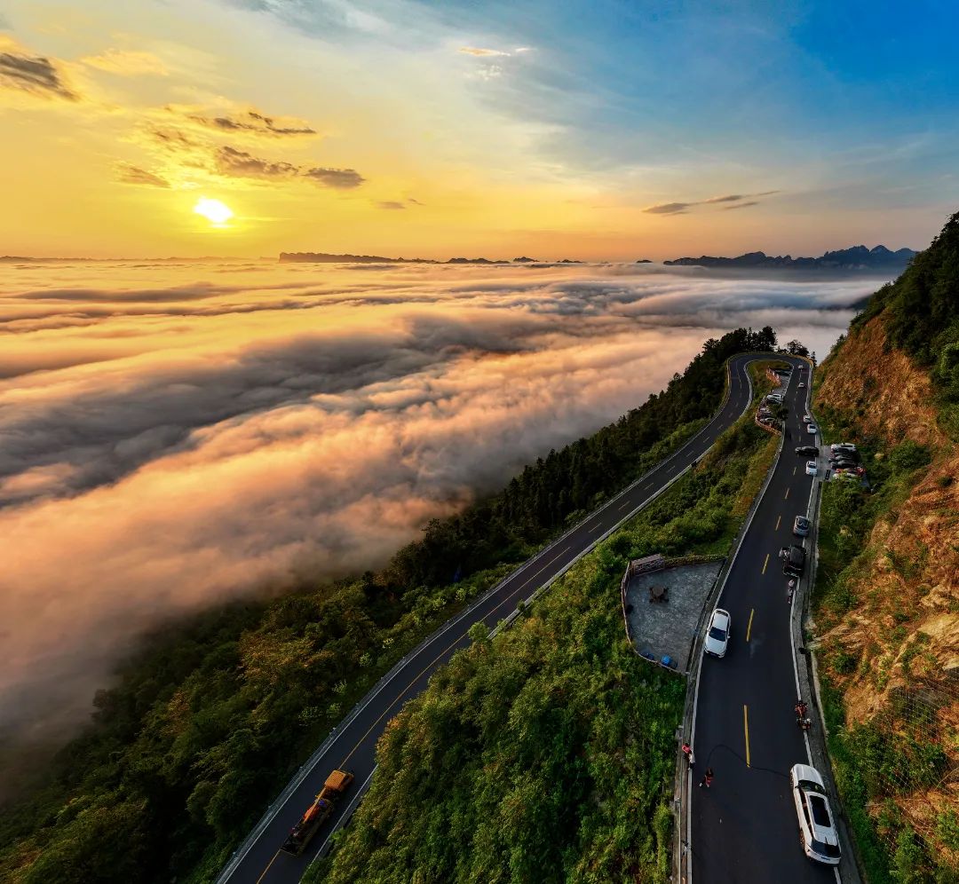 芝茅路观云海日出(吴承忠) (5).jpg