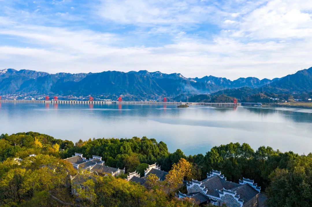 002凤凰山(文化旅游风景区)的魅力(魏启扬s摄) (2).jpg