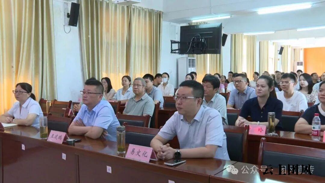 20250902 社会各界观看阅兵.mp4_20250903_162556.072.jpg