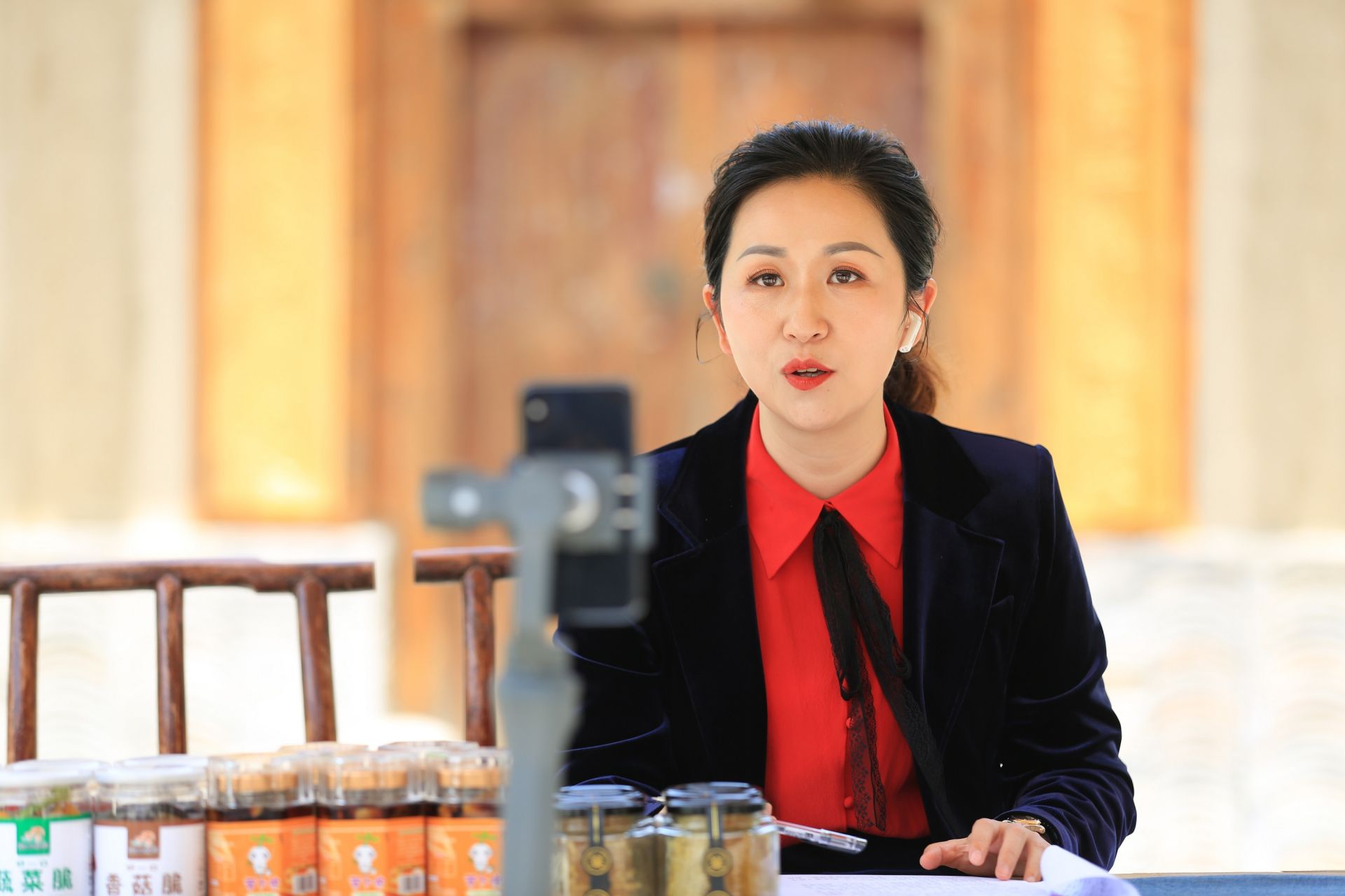 南漳县委常委,宣传部部长李晓佳变身"超级推销员"为南漳有机农产品