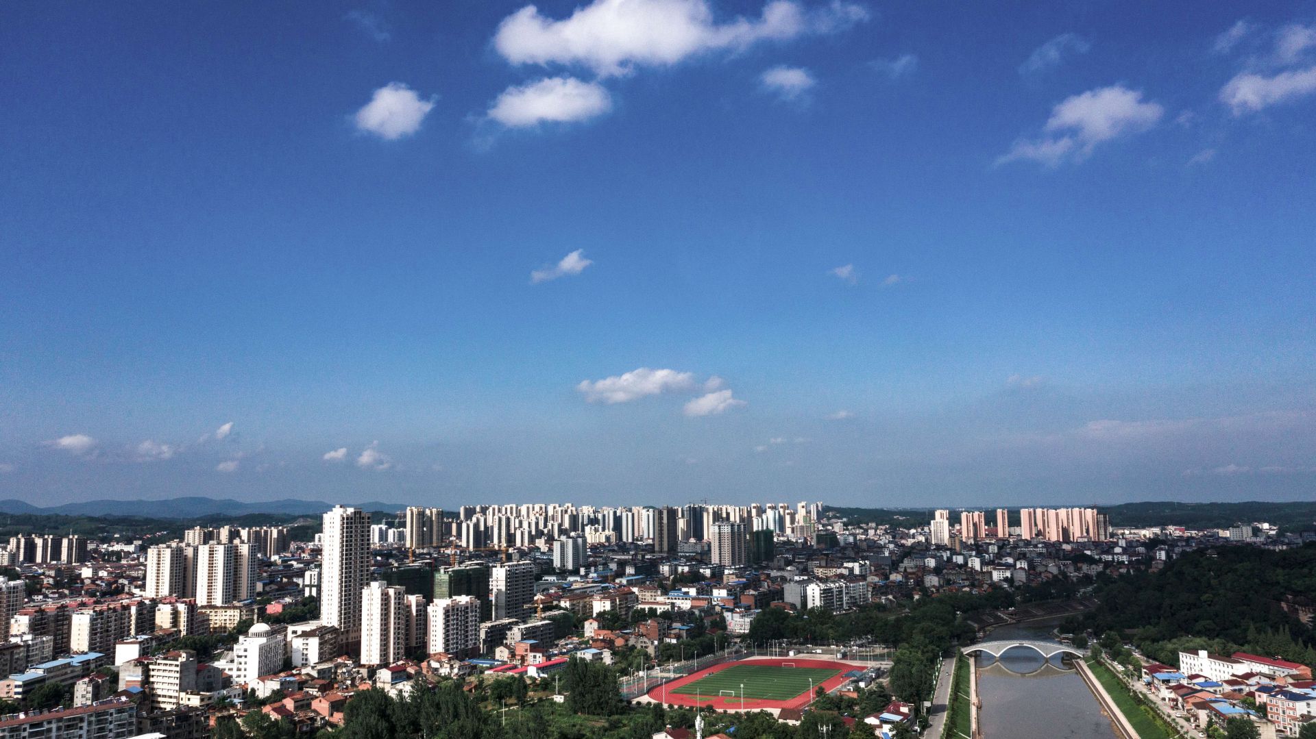 湖北南漳蓝天白云所见皆风景