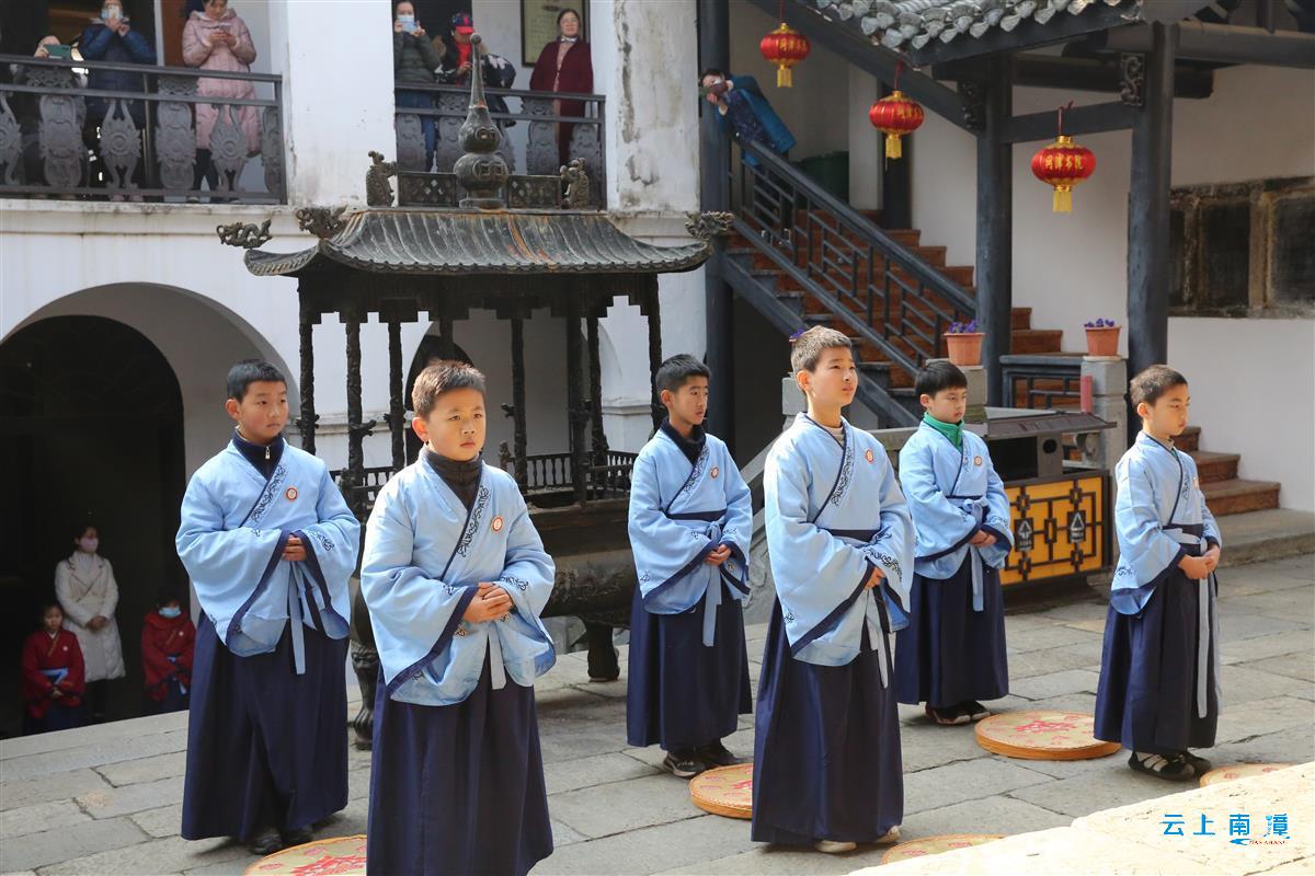 熱點關注武漢經心書院小學子新洲祭孔