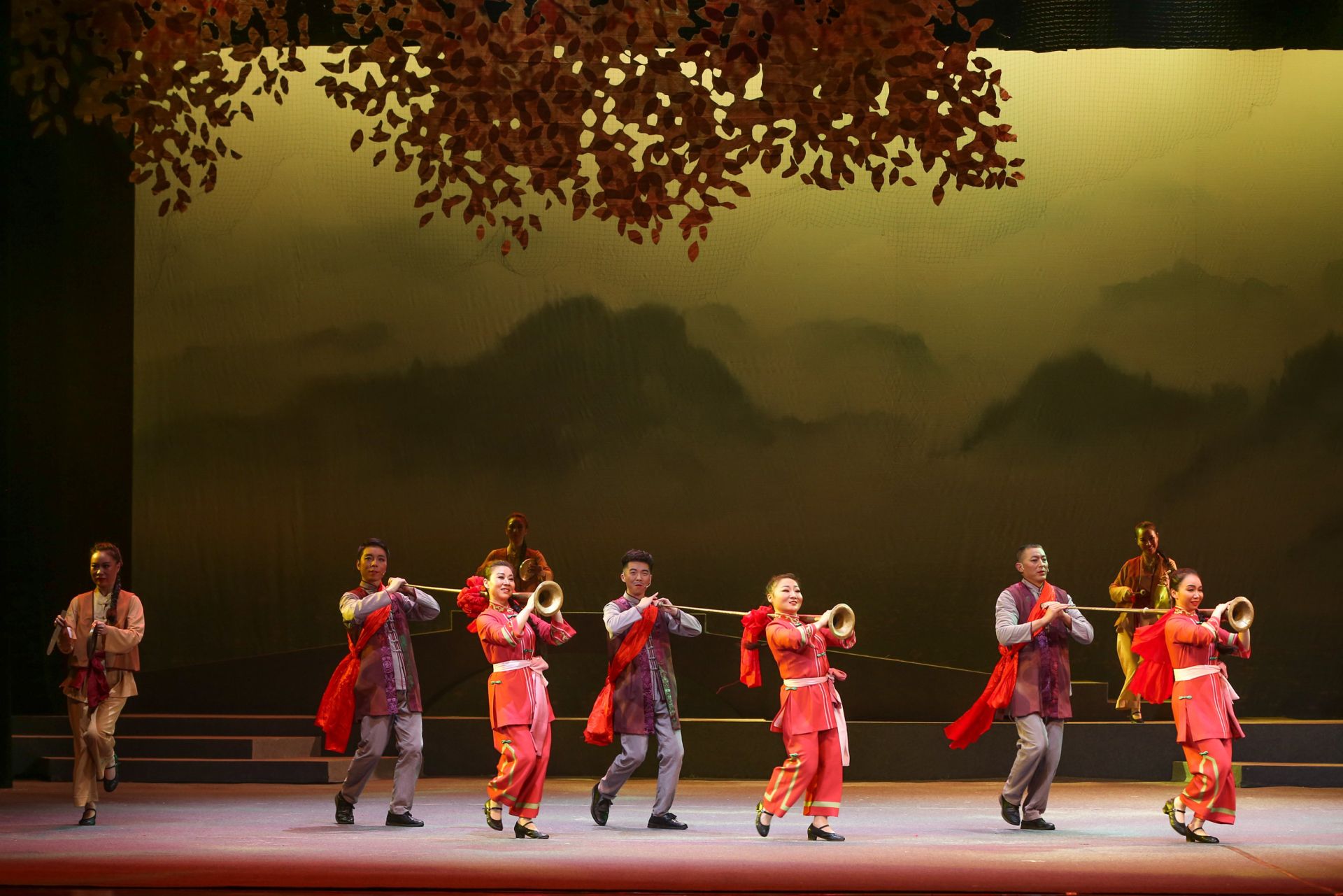 湖北襄阳花鼓戏情醉清凉河唱出文明乡风