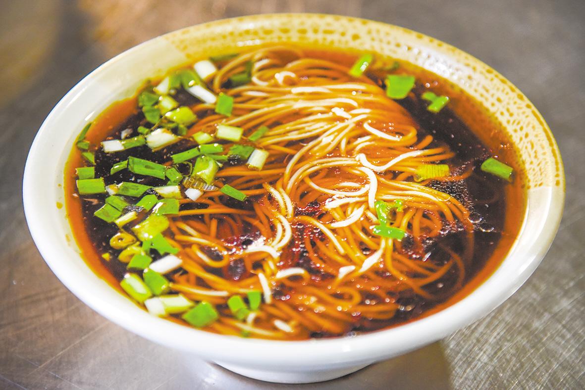 热点关注一碗酱油面成江陵美食名片