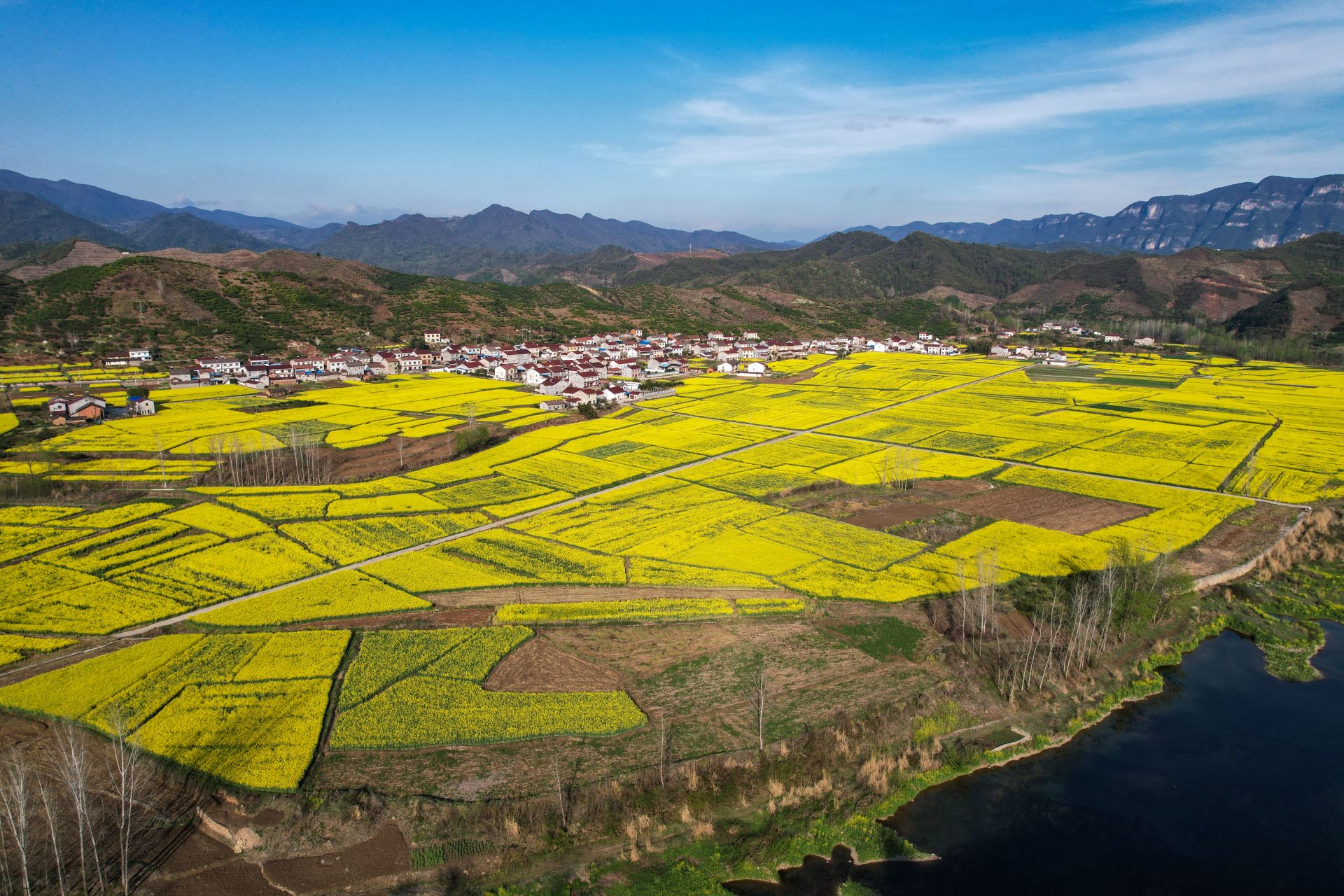 湖北南漳农旅融合油菜花节助推乡村振兴