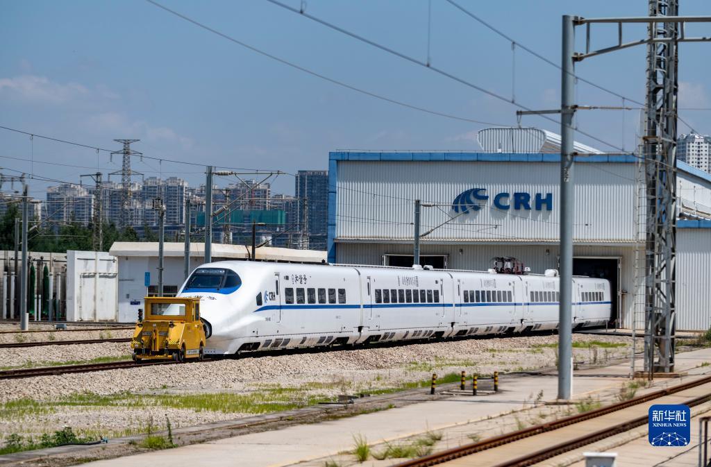 【热点关注】云南昆明:动车检修忙_云上南漳