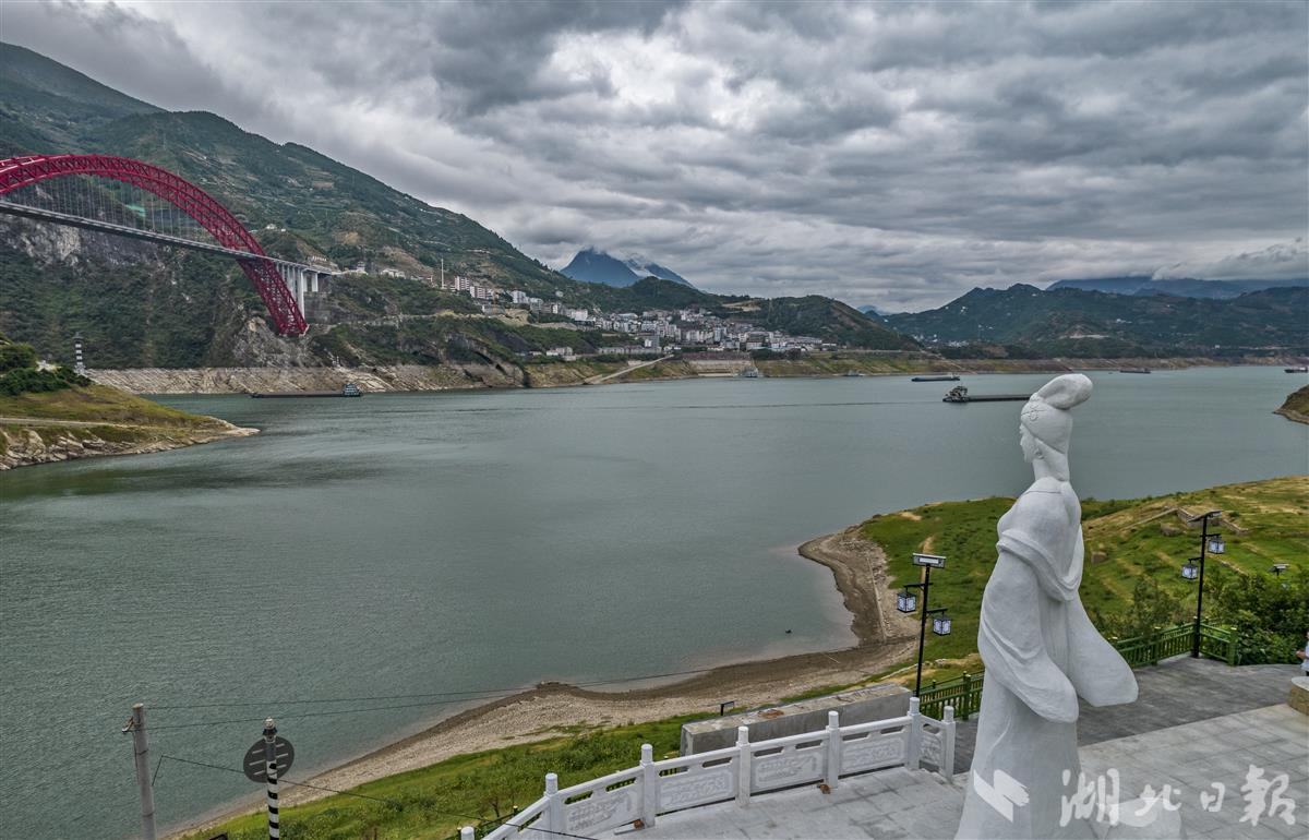 【热点关注】"昭君出塞"塑像又现香溪口_云上南漳