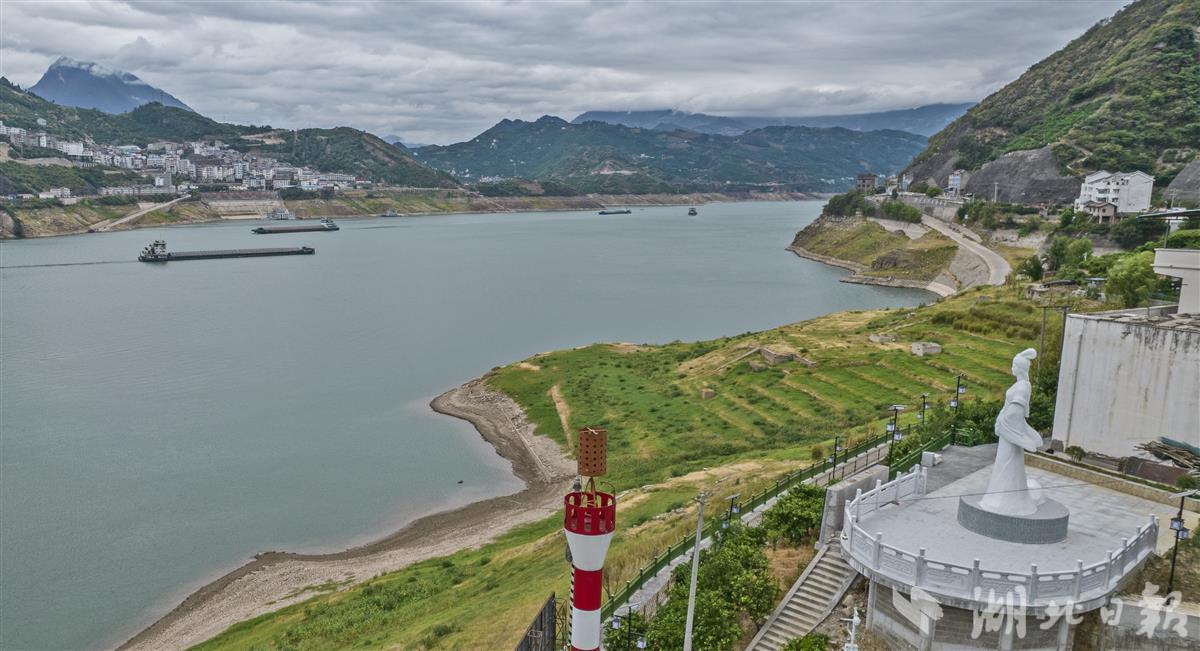 【热点关注】"昭君出塞"塑像又现香溪口_云上南漳