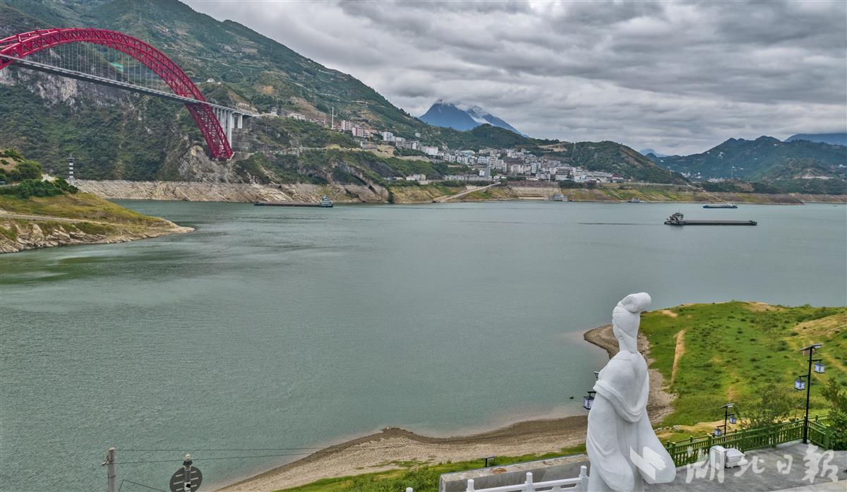 【热点关注】"昭君出塞"塑像又现香溪口_云上南漳