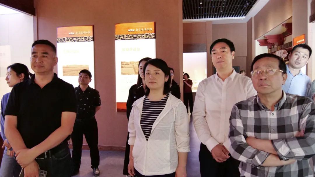 中国电视剧制作中心知名导演延艺一行到我县考察调研_云上南漳